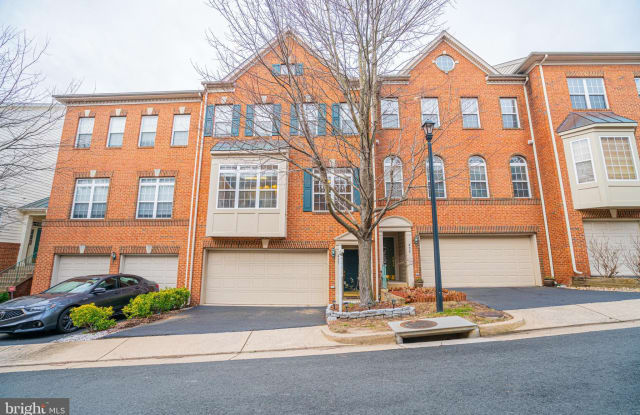 437 CLAYTON LANE - 437 Clayton Lane, Alexandria, VA 22304