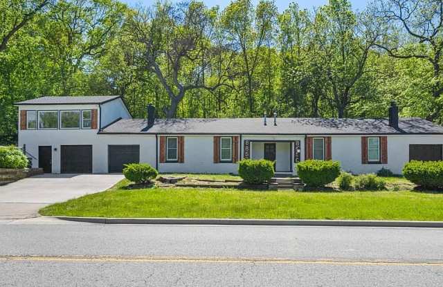 8852 Woodland Road Gallery 1