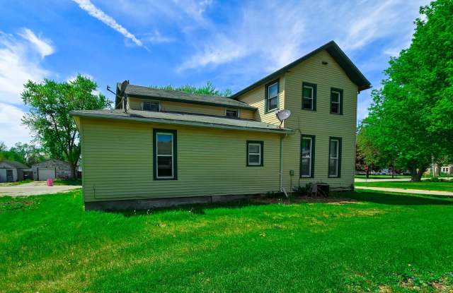 Charming 5 Bedroom Home in Aledo with Modern Updates! photos photos