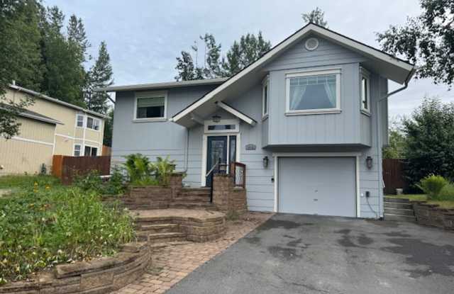 Charming 4 Bedroom, 2 Bath Home in Peaceful Southeast Neighborhood. photos photos