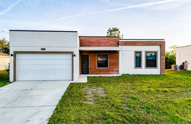 2915 65th Street West photos photos