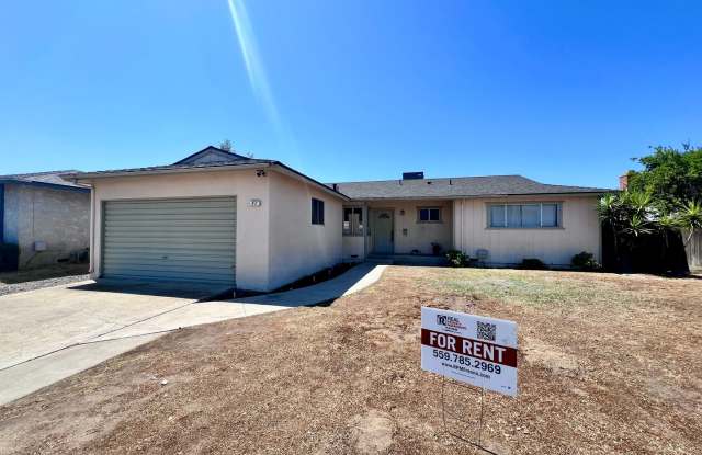 $2,395 Gettysburg  Minnewawa, 3 Bedroom 2 Bathroom - Gettysburg Ave, Clovis - Newly Renovated Inside photos photos