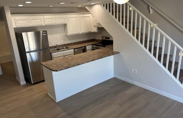 528 East Navajo Avenue - 2 Gallery 2