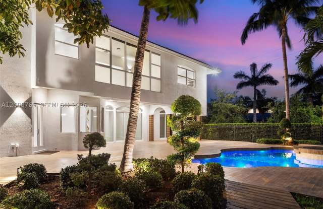 552 PALM DRIVE Gallery 4