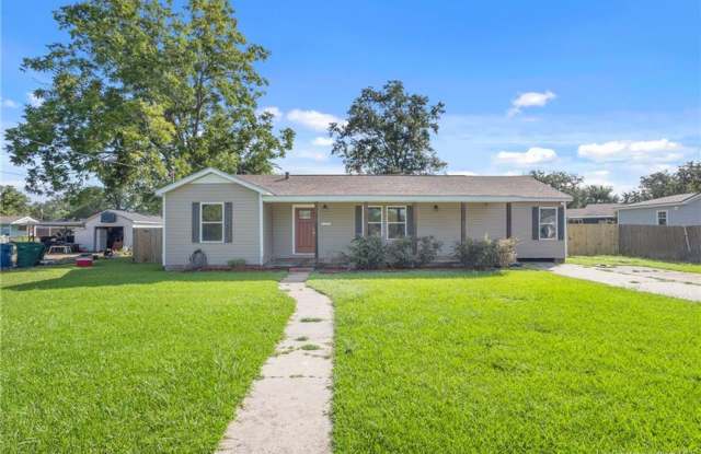 Beautifully Updated 4B/2B Home in Sulphur Gallery 1