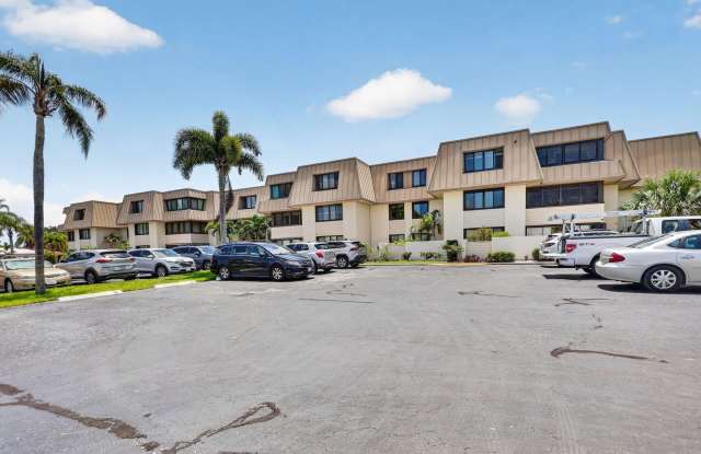 1800 SE Saint Lucie Boulevard Gallery 4