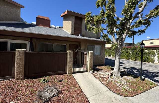 8435 Columbus Avenue - 8435 Columbus Avenue, Los Angeles, CA 91343