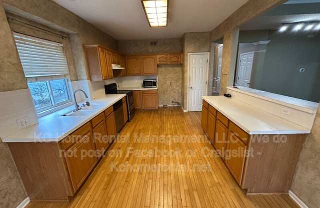 9305 North Charlotte Ct Gallery 4
