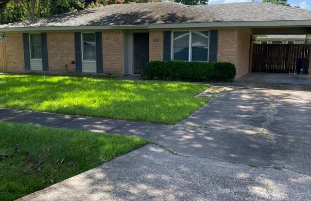 3 Bedroom , 1.5 Bathroom Brick home with carport and fenced yard, with shed, photos photos