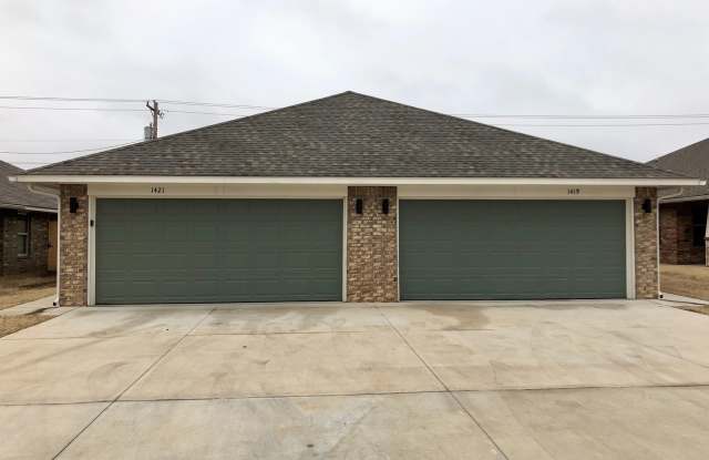 3 Bedroom 2 Bath 2 Car Garage Duplex In Moore * Moore Schools photos photos