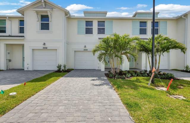 5694 SE Edgewater Circle photos photos