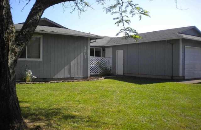 2603 18th Ave SE - 2603 18th Avenue Southeast, Albany, OR 97322