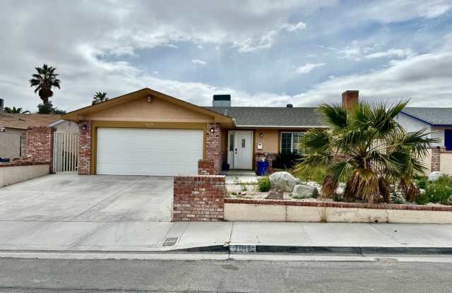 Home for Rent! 3beds W/ Pool! Recently renovated photos photos