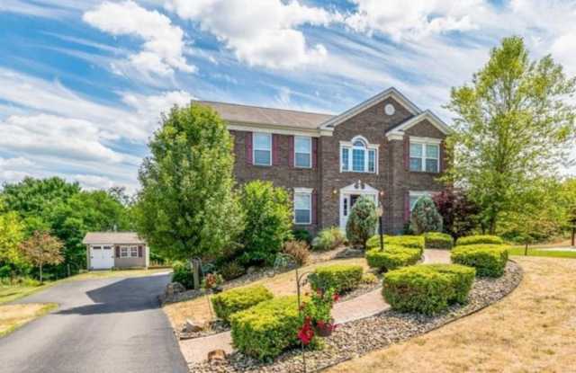 Beautiful 4 Bedroom Home in Economy!! photos photos