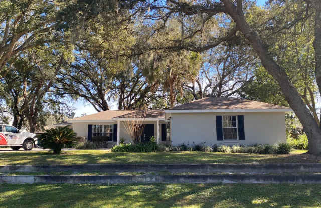 Beautifully Remodeled Home in PINE OAK ESTATES **Won't Last** photos photos