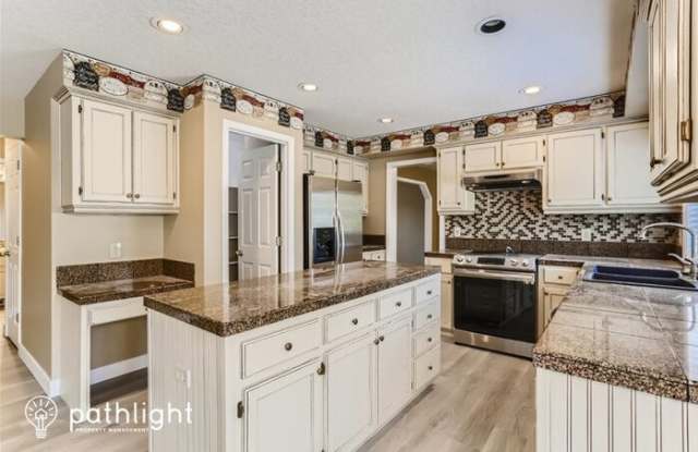 6851 Southwest Glenwood Court Gallery 4