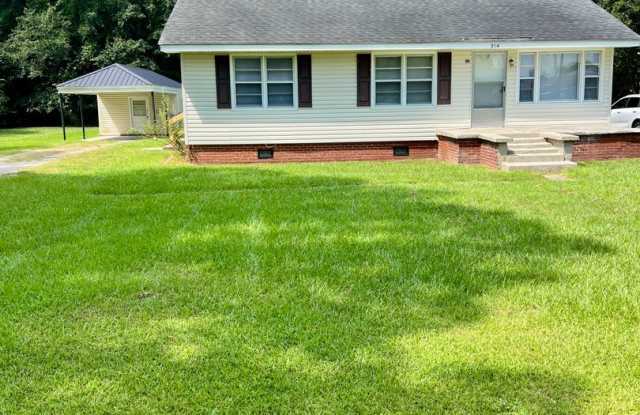ADORABLE Renovated 3 BR | 1 BA Home in Goldsboro photos photos