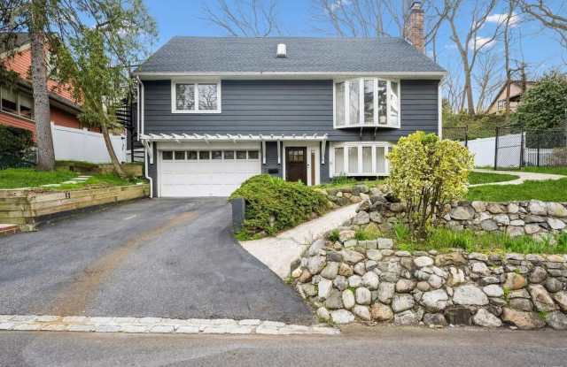 60 Abbott Drive - 60 Abbott Drive, Halesite, NY 11743
