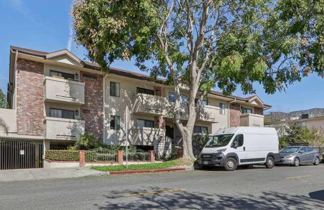 725 E Providencia Ave photos photos