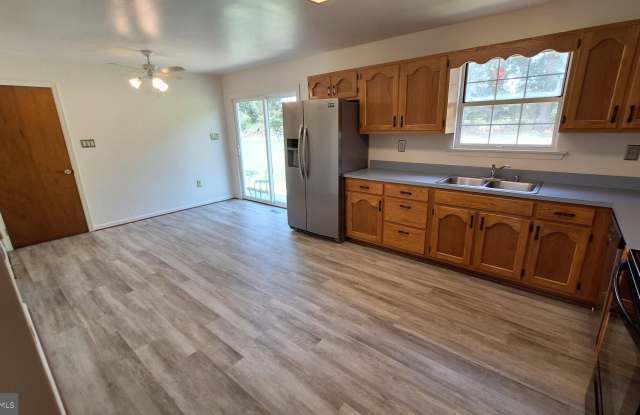 7108 GLEN ALBIN Road Gallery 4