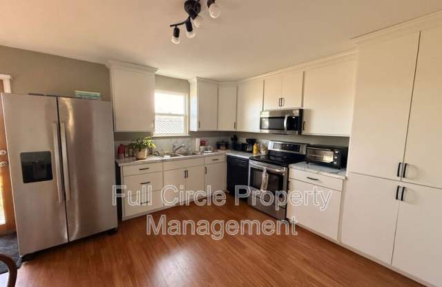 115 Oak St - 115 Oak Street, Silver City, IA 51571