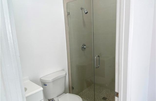 15478 Huston Street Gallery 4