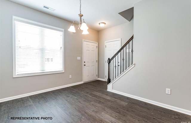 Gorgeous, like-new 3 bedroom, 2 1/2 bath home! Gallery 4