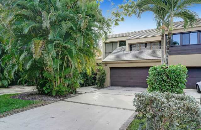 702 Saint Albans Drive photos photos