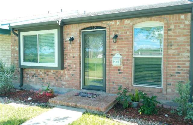 12 Townhouse Ln - 2/Bed 1/Bath - $1395/month photos photos