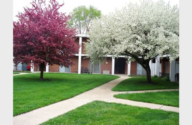 Deluxe One Bed/One Bath Apartment + Private Balcony - Heat & Parking Included! photos photos