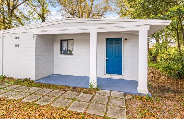 5 New Mexico Dr Pensacola, FL 32505 Ask us how you can rent this home without paying a security deposit through Rhino! - 5 New Mexico Drive, West Pensacola, FL 32505