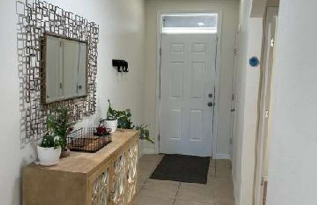 Beautiful 4-Bedroom, 2-Bath house in Lakeside Landing Community. Gallery 4