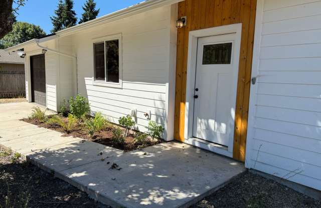 Updated 3-bedroom, 2 bath house in Eugene! photos photos
