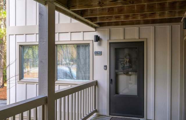 **Light-Filled Condo with Designer Finishes ✨ | Screened Porch Gallery 4