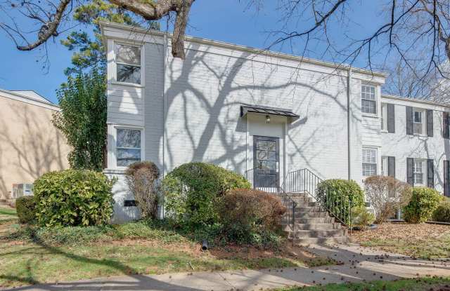 Stunning Myers Park 2 bedroom townhome style condo close to EVERYTHING! photos photos