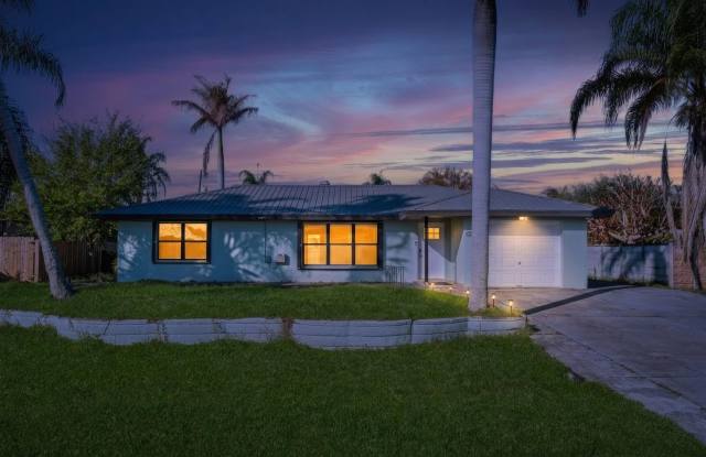 1672 SW Schleicher Lane photos photos