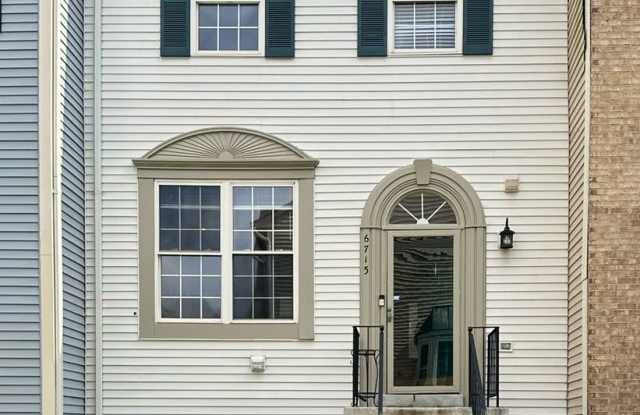 Wonderful townhome with recent upgrades..available for immediate move in! photos photos
