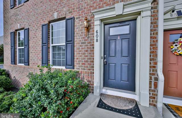 608 TANTALLON Court Gallery 2