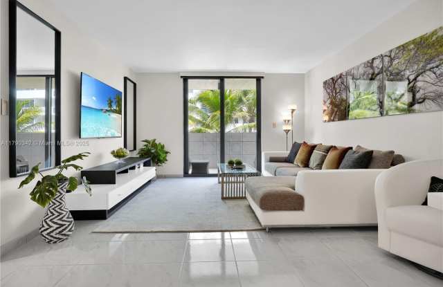 1623 Collins Ave photos photos