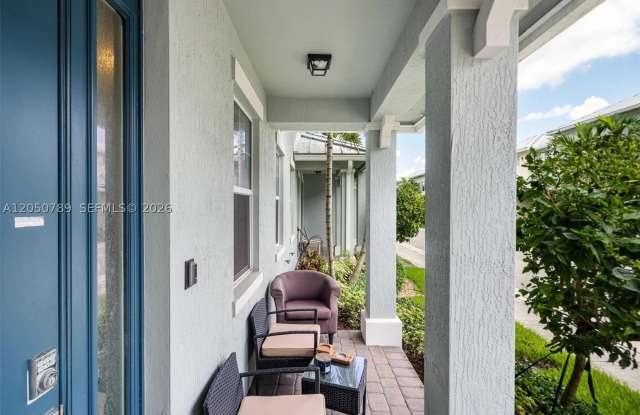 3944 Poinciana Ln Gallery 3