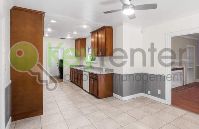 2905 Garfield Avenue photos photos