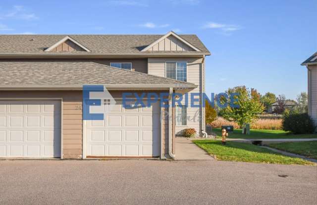 Beautiful 2-Bedroom West-Side Condo with Garage & Utilities Included! Gallery 1