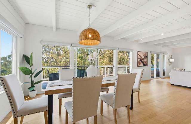 Charming 4BR House in Oakland Gallery 3