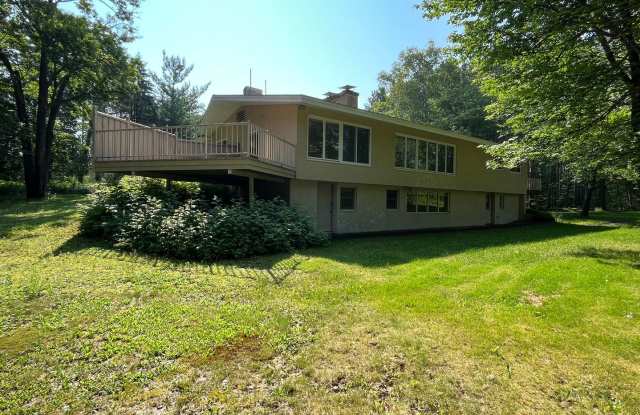 Spacious Cloquet Home with Garage & Yard Gallery 4