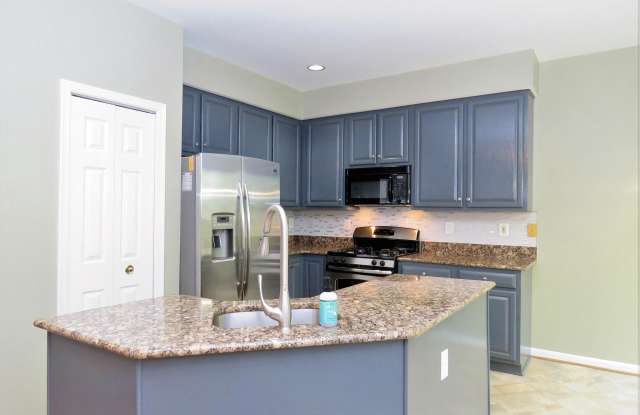 20747 BREEZY POINT TERRACE Gallery 2