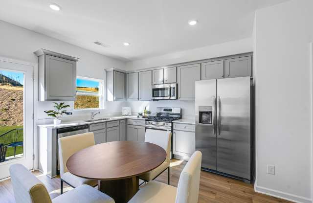5062 Highwood Dr Gallery 3