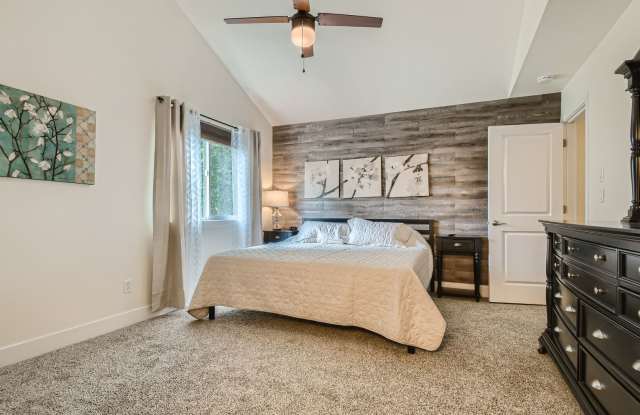 Spacious 3 Bedroom w/ Dedicated Office Gallery 4