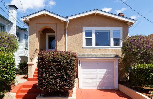 **MOVE-IN SPECIAL : FIRST FULL MONTHS RENT FREE!! ** Available Now! Charming 3-Bedroom Maxwell Park Home with Spacious Backyard & Bonus Flex Space photos photos
