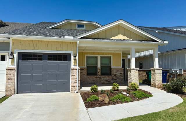 Large 2 Bed, 2 Bath in Beautiful Well-Maintained Neighborhood photos photos