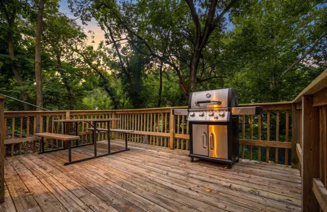 Drexel Hill: Modern 3-Bedroom Home with Backyard Oasis! Gallery 3